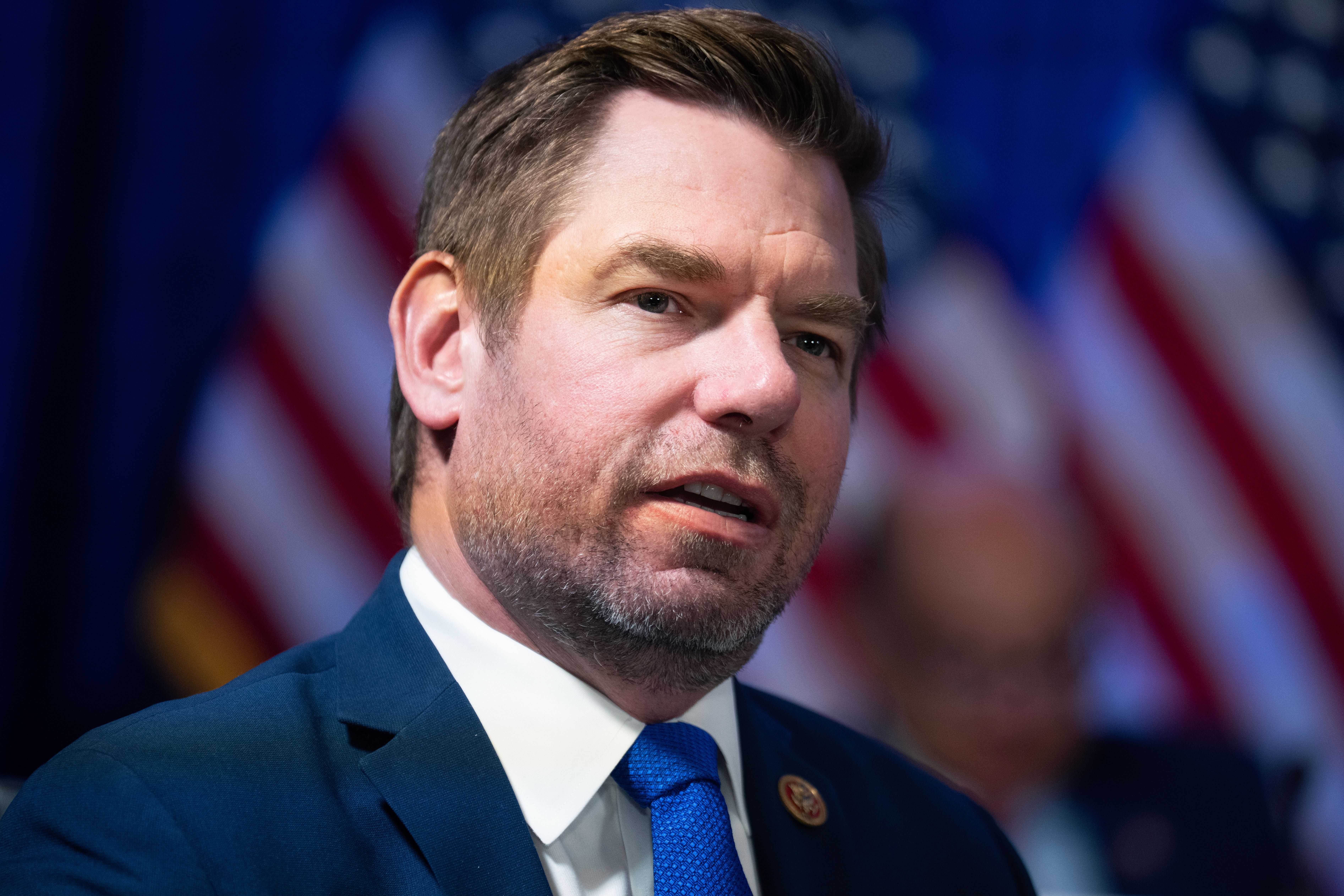 FBI searches Beverly Hills mansion tied to former Rep. Eric Swalwell — Hershey Community news